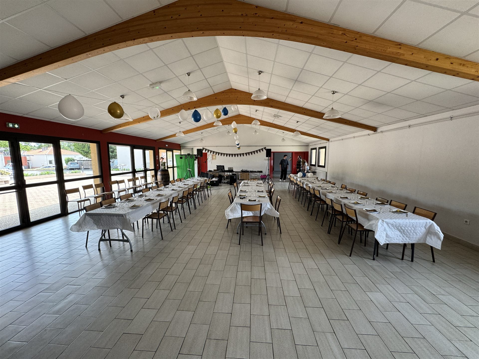 Salle décorée pour les 18 ans de TomTom au Foyer Rural